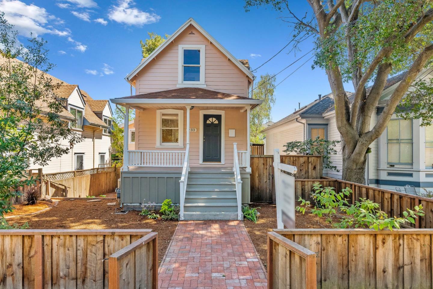 Property Photo:  233 Union Street  CA 95060 