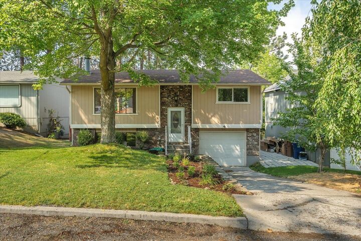 3127 E Hills Ct  Spokane WA 99202 photo