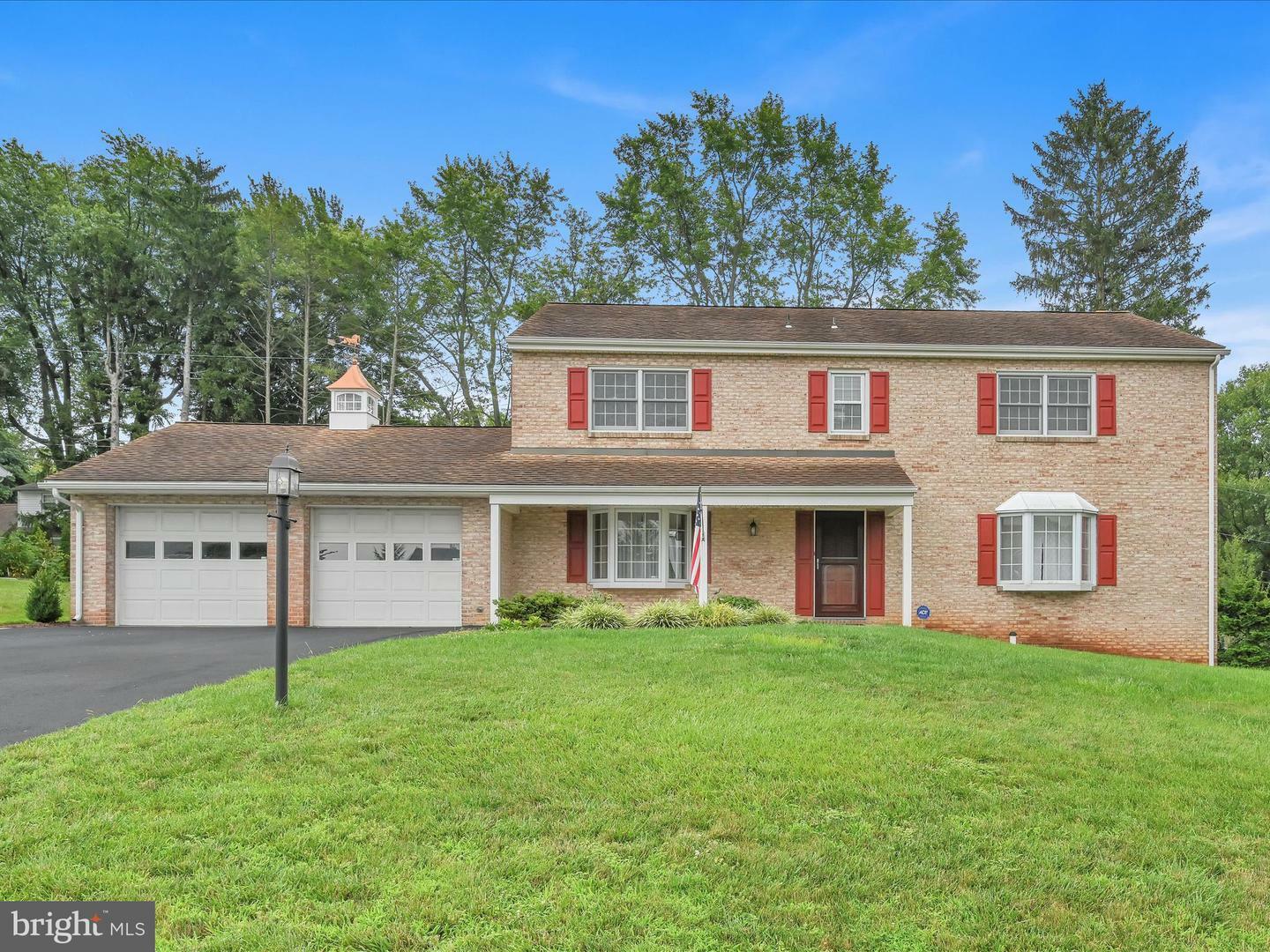 Property Photo:  106 Shelbourne Drive  PA 17403 