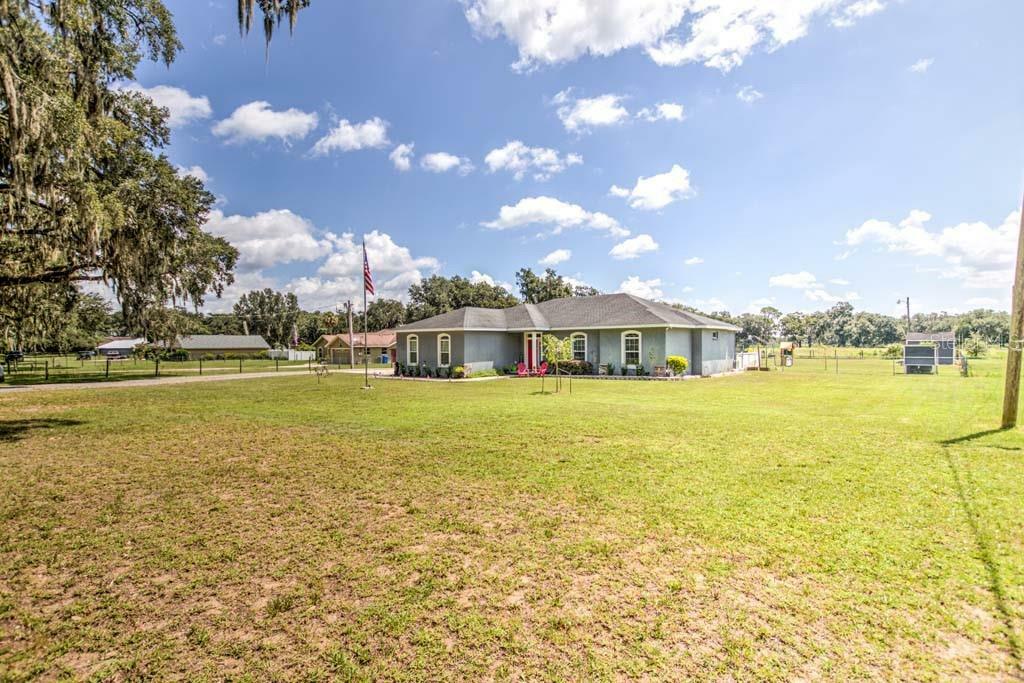 Property Photo:  3306 Charlie Taylor Road  FL 33565 