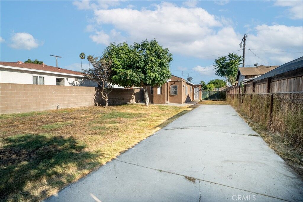 Property Photo: 2146 Lucien St CA 90222