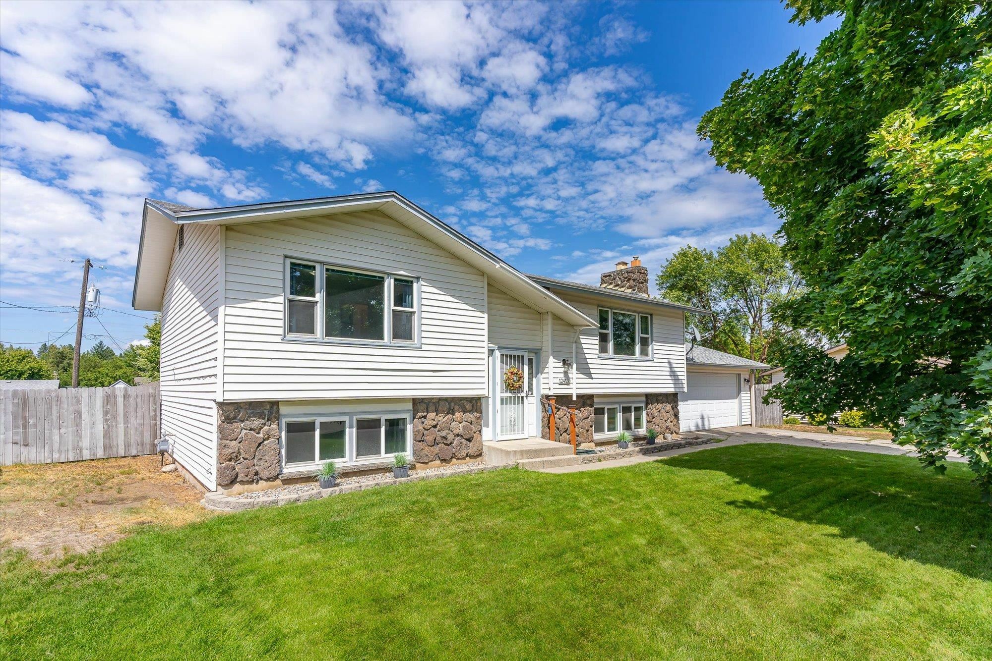 Property Photo: 12413 E Lenora Dr WA 99216