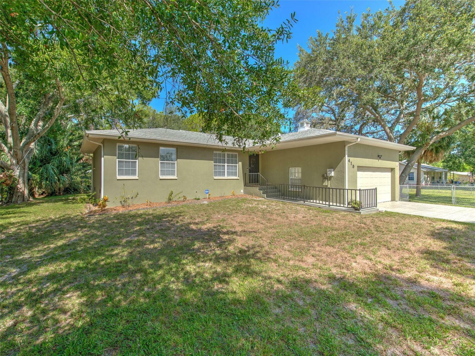 Property Photo:  415 10th Street SW  FL 33570 