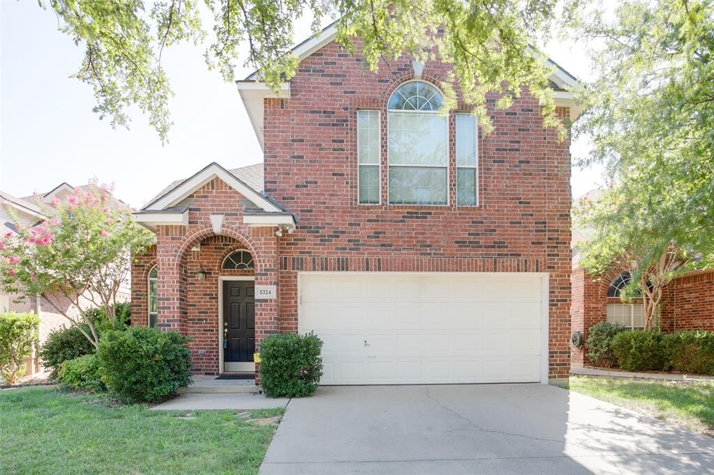 Property Photo:  5324 Vestia Drive  TX 76244 