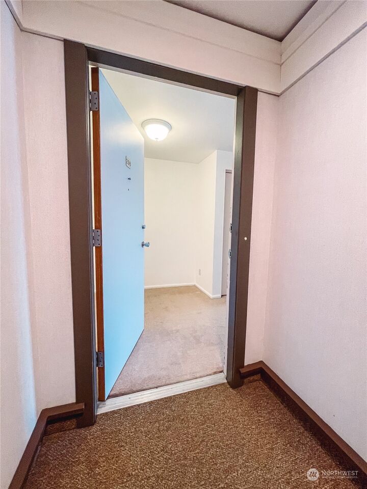 Property Photo:  1600 43rd Avenue E 206  WA 98112 