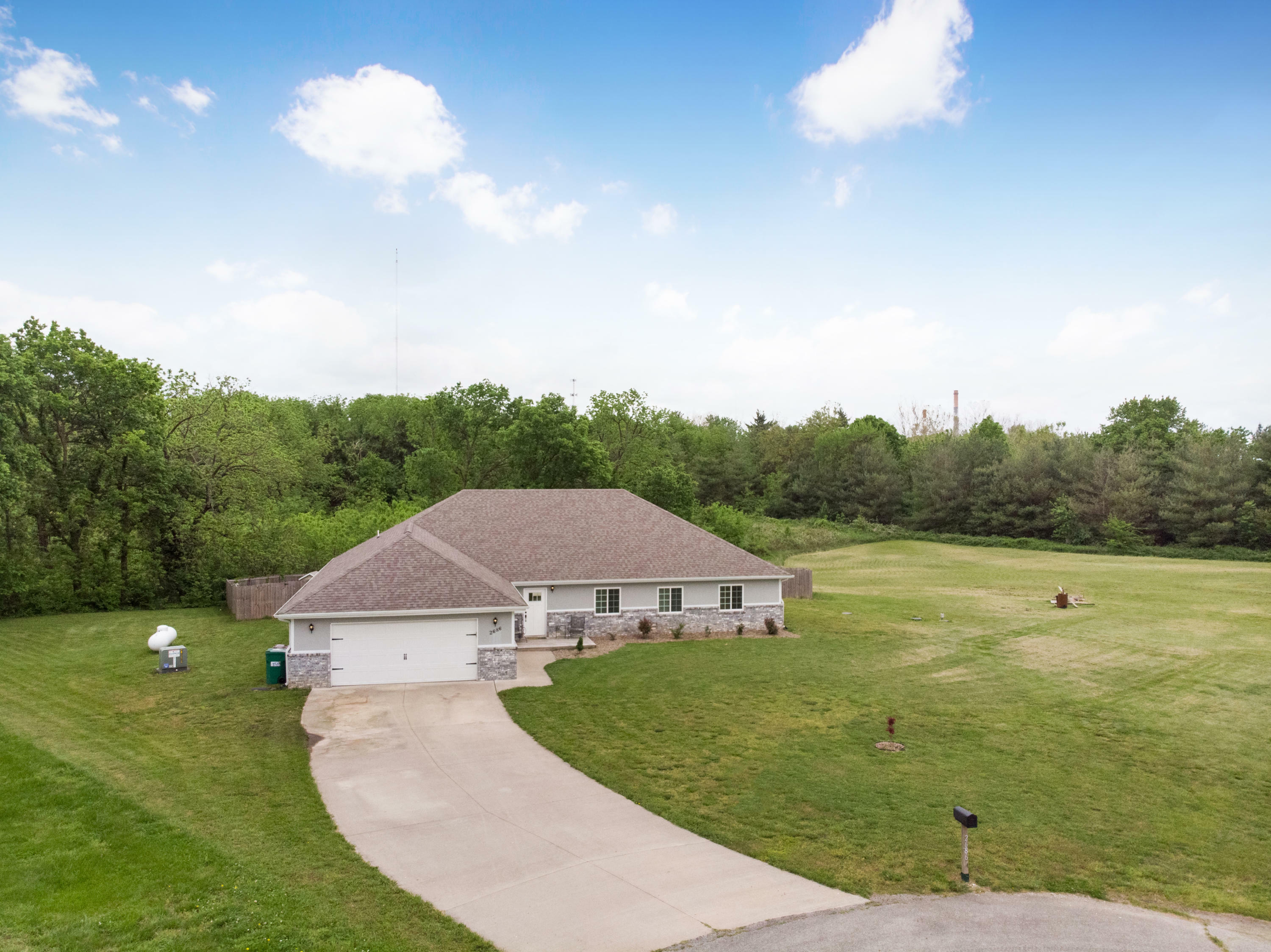 Property Photo: 2686 South Francis Drive MO 65619