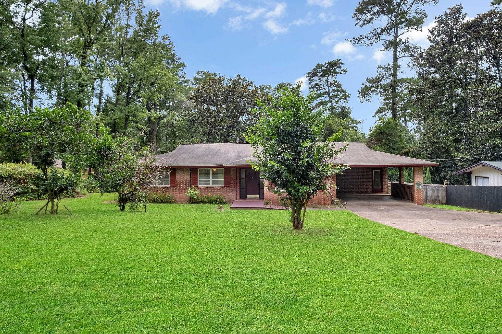 Property Photo:  1808 Old Fort Drive  FL 32301 