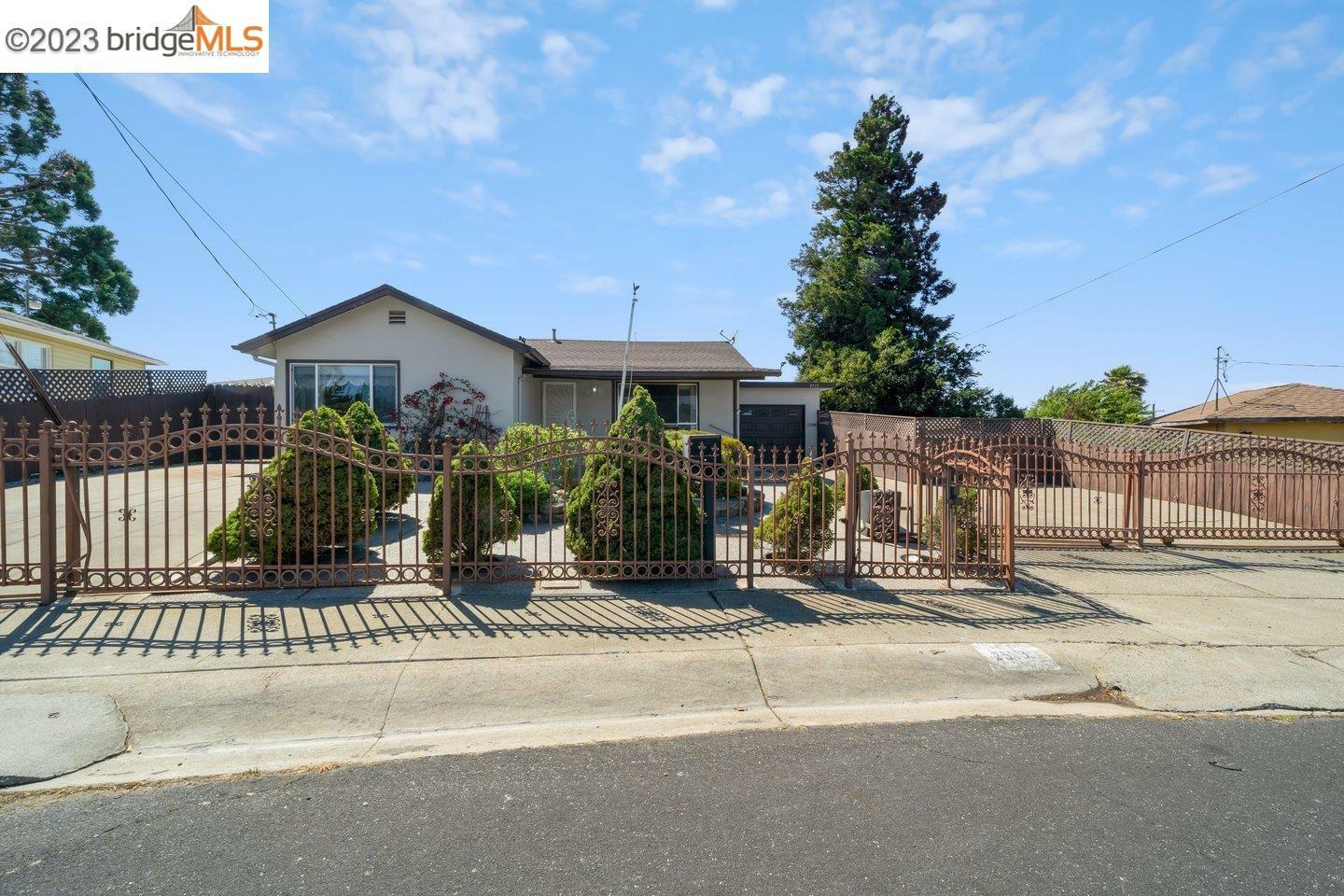 Property Photo:  2513 Kevin Rd  CA 94806 