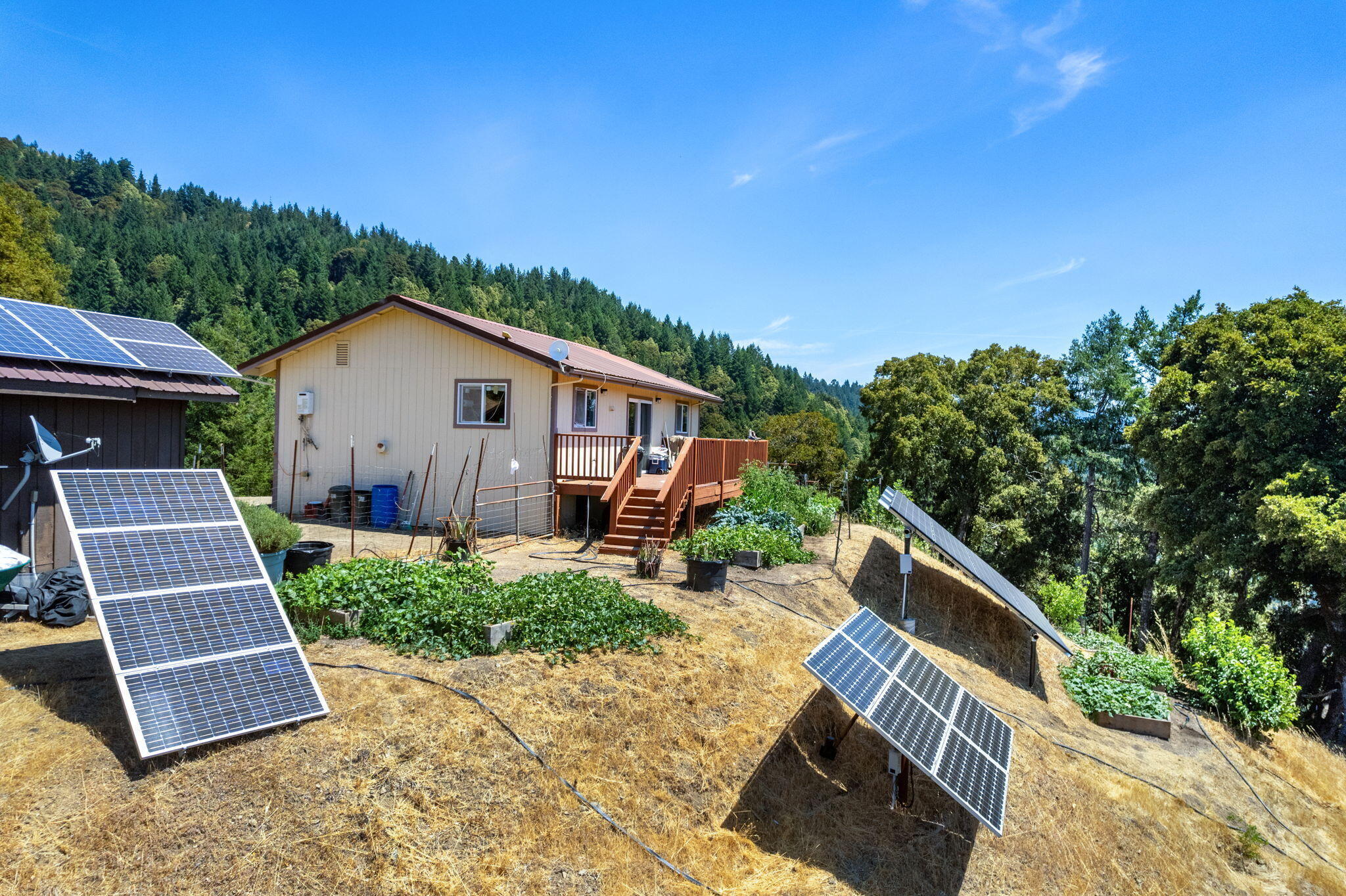 Property Photo: 745 Applewood Road CA 95545