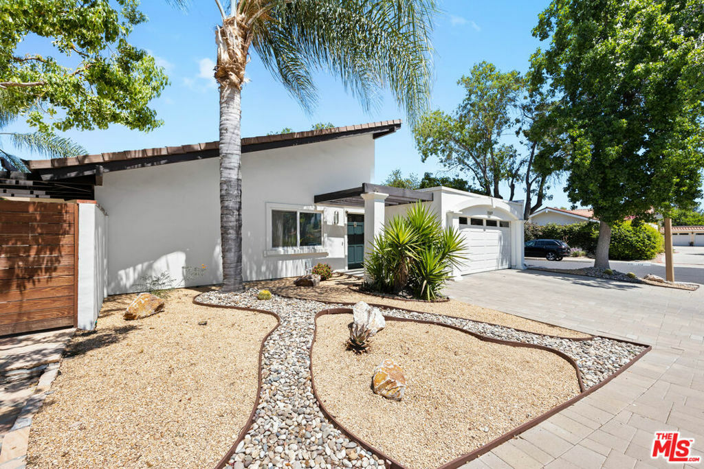 Property Photo:  1069 Barrow Court  CA 91361 