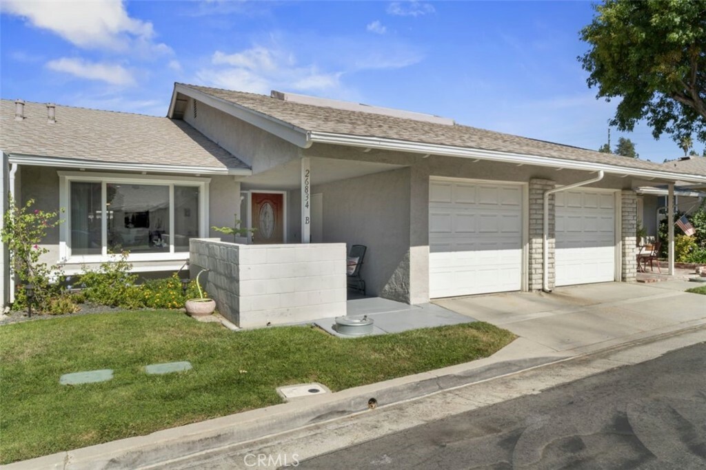 Property Photo:  26834 Avenue Of The Oaks B  CA 91321 