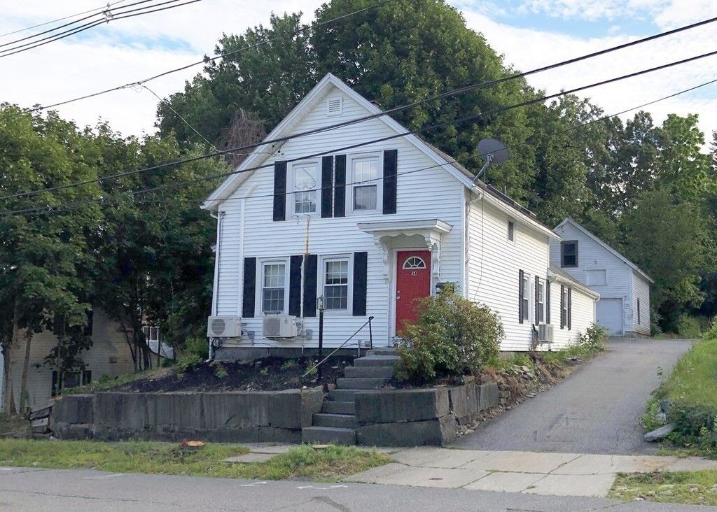 Property Photo:  34 Cottage St 2  MA 01453 