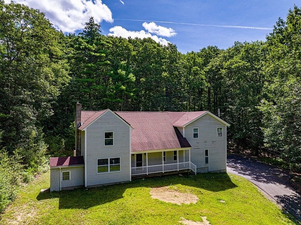 Property Photo:  90 Minott  MA 01473 