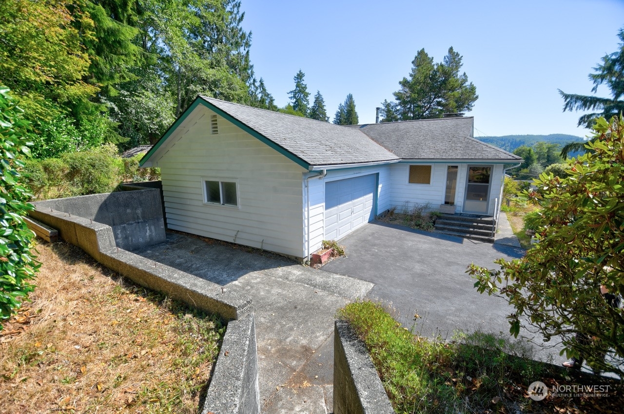 Property Photo:  614 Fairmont Place  WA 98520 