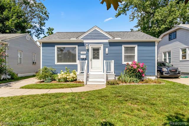 Property Photo:  525 Dewey Street  MI 48067 