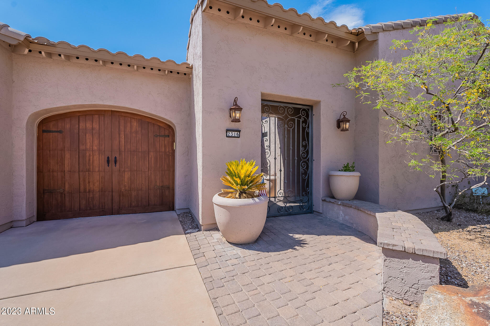 Property Photo:  2316 W Villa Cassandra Drive  AZ 85086 