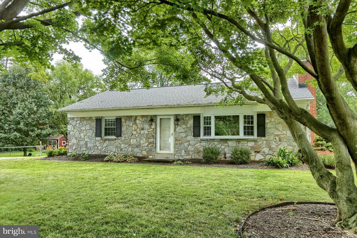 Property Photo: 2205 Lititz Pike PA 17601