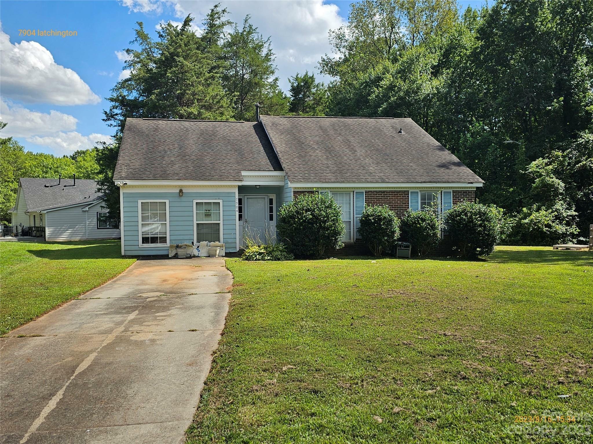 Property Photo:  7904 Latchington Court  NC 28227 