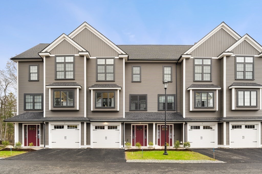 Property Photo: 168 Lowell St 33 MA 01887