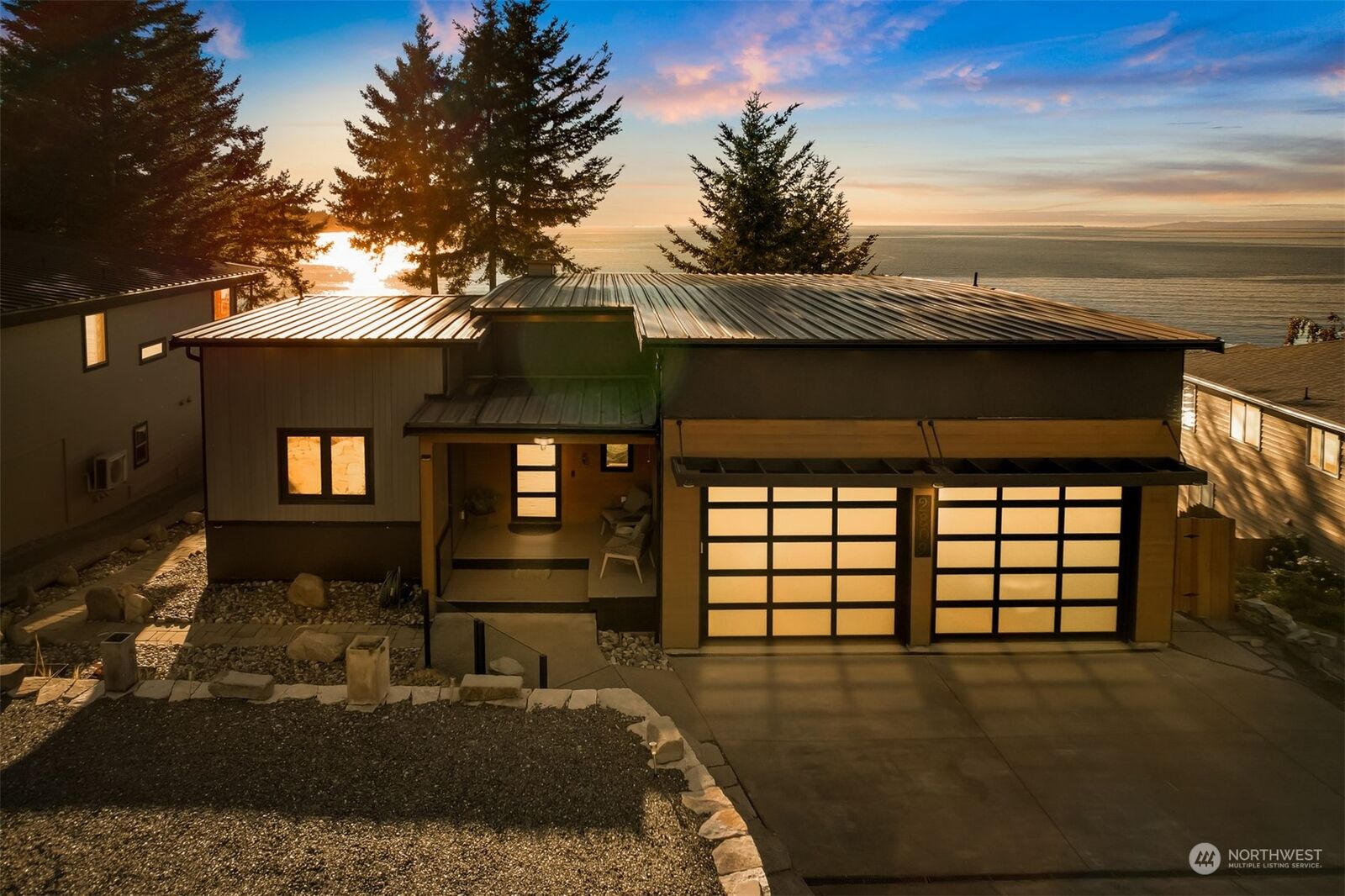 Property Photo:  2809 Leeward Way  WA 98226 