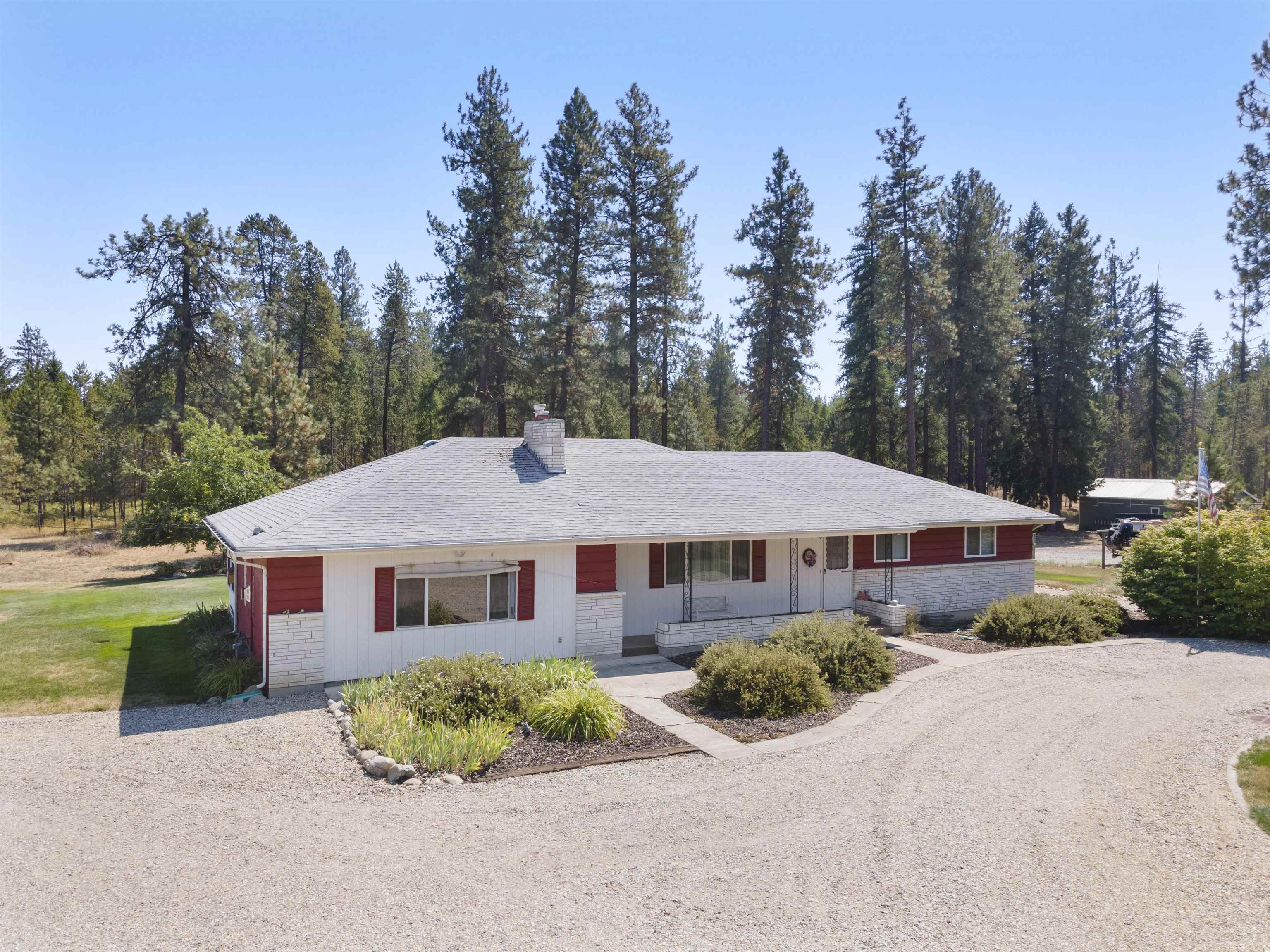 Property Photo:  27818 N Bear Lake Rd  WA 99003 