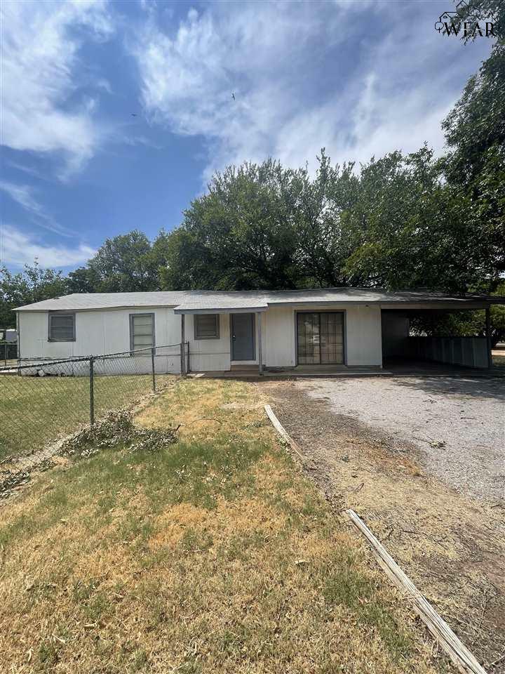 Property Photo:  206 N Hawthorne Avenue  TX 76367 