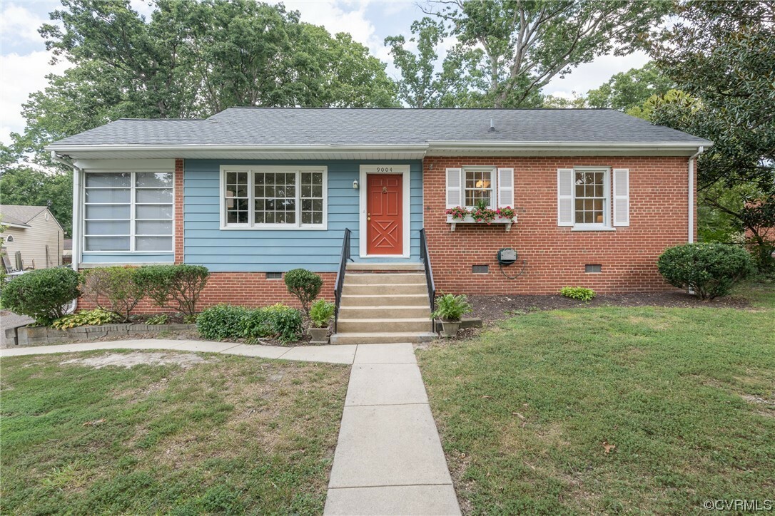 Property Photo: 9004 Penguin Road VA 23229