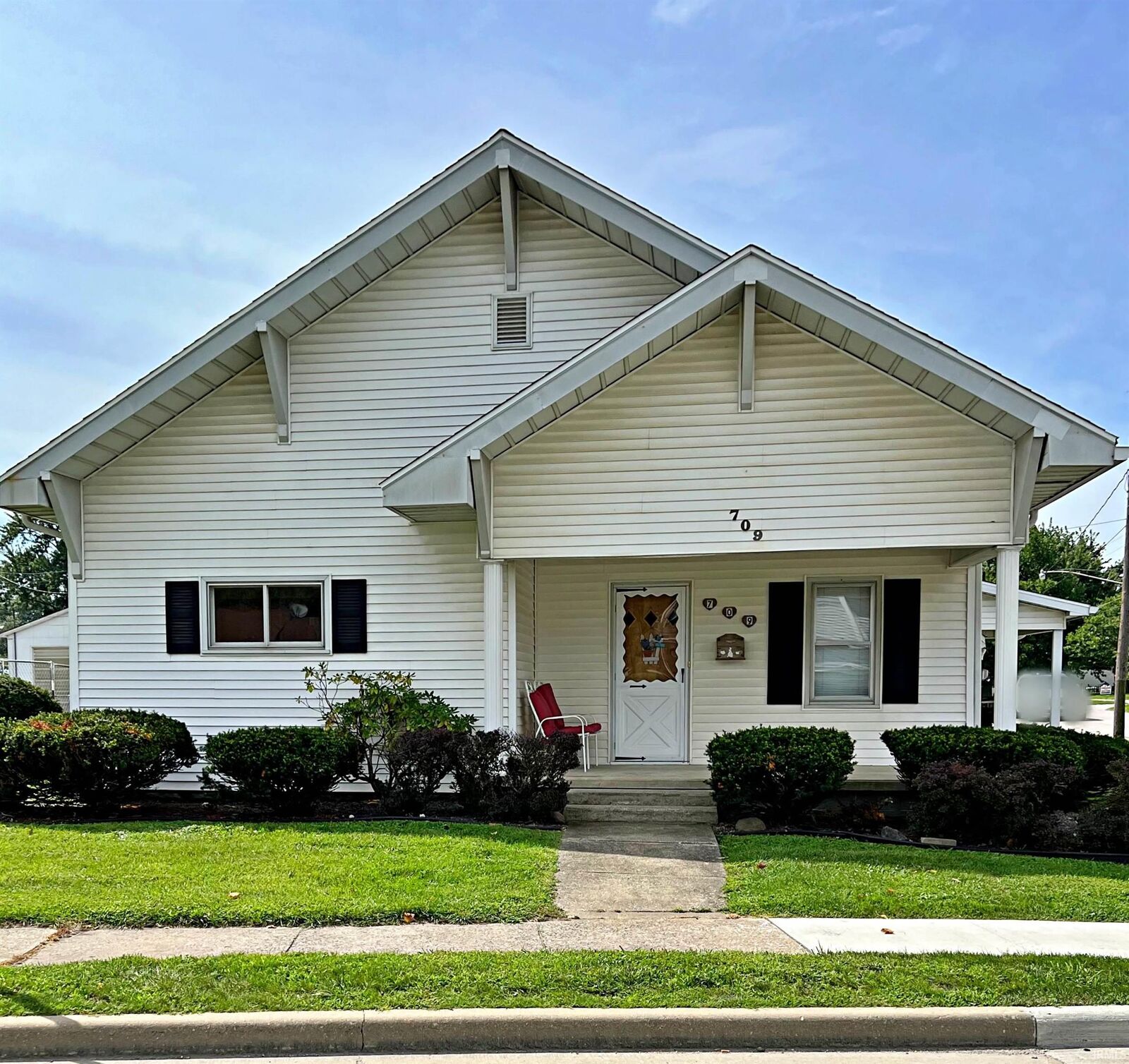 Property Photo:  709 A St NE  IN 47441 