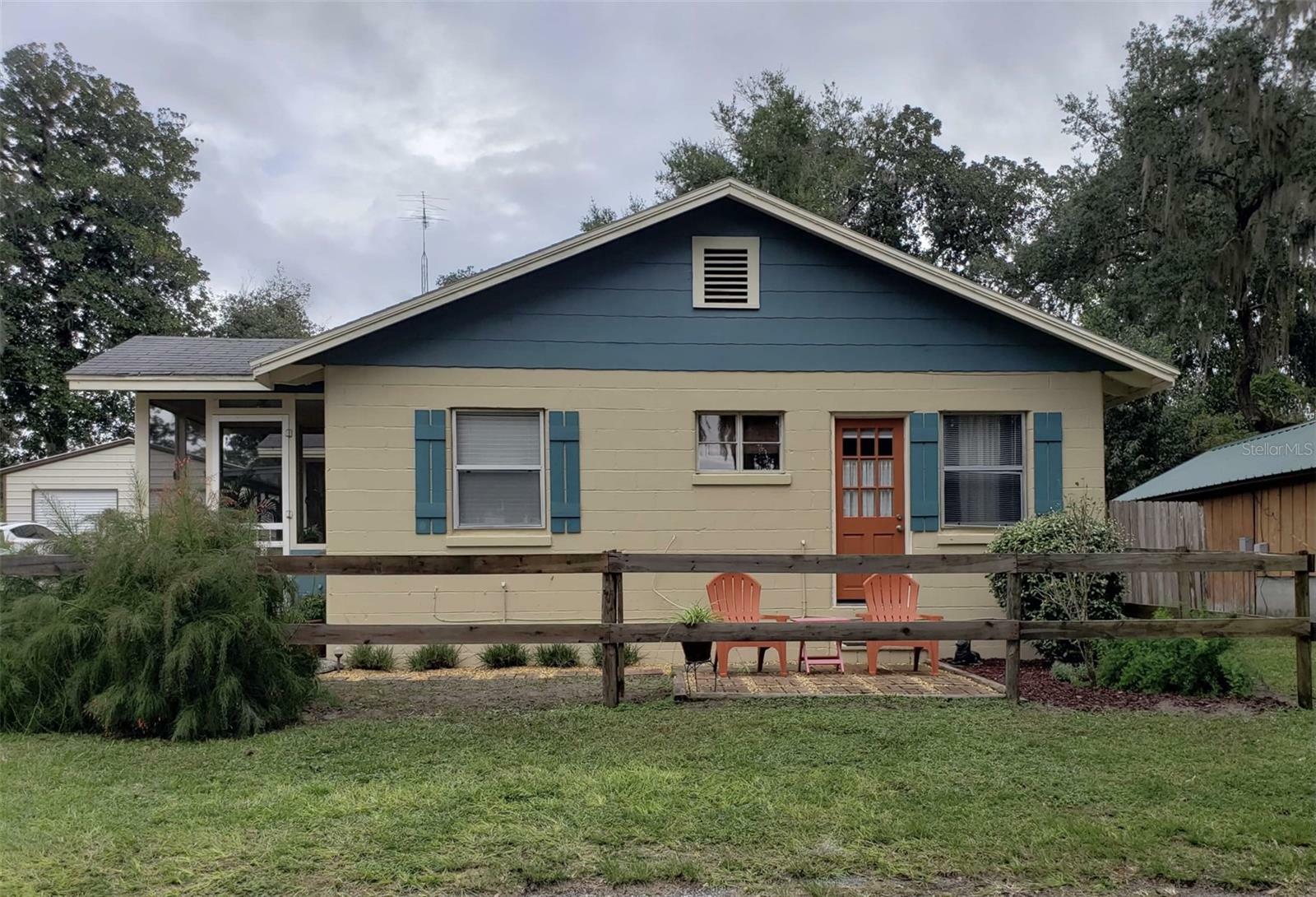 Property Photo:  15077 NE 248 Ave Road  FL 32134 