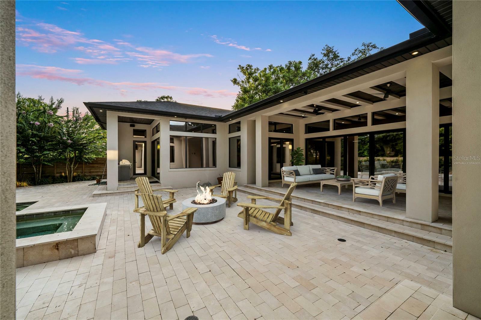 Property Photo: 1710 Santa Maria Place FL 32806