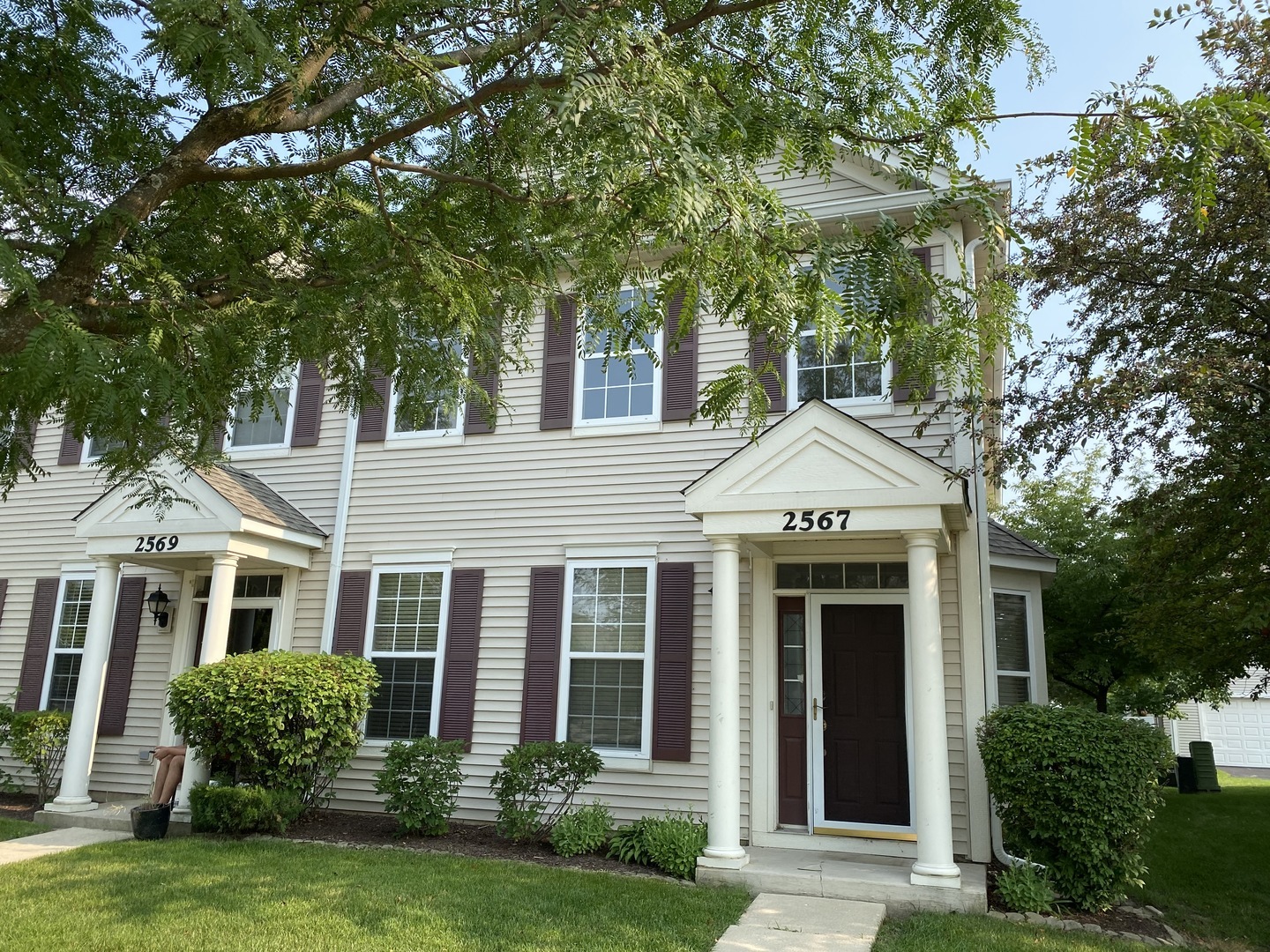 Property Photo: 2567 Hillsboro Boulevard 0 IL 60503