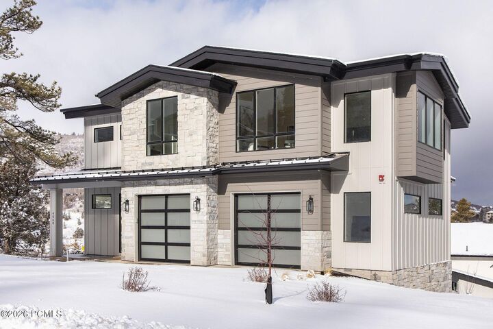 Property Photo: 4060 W Crest Court UT 84098