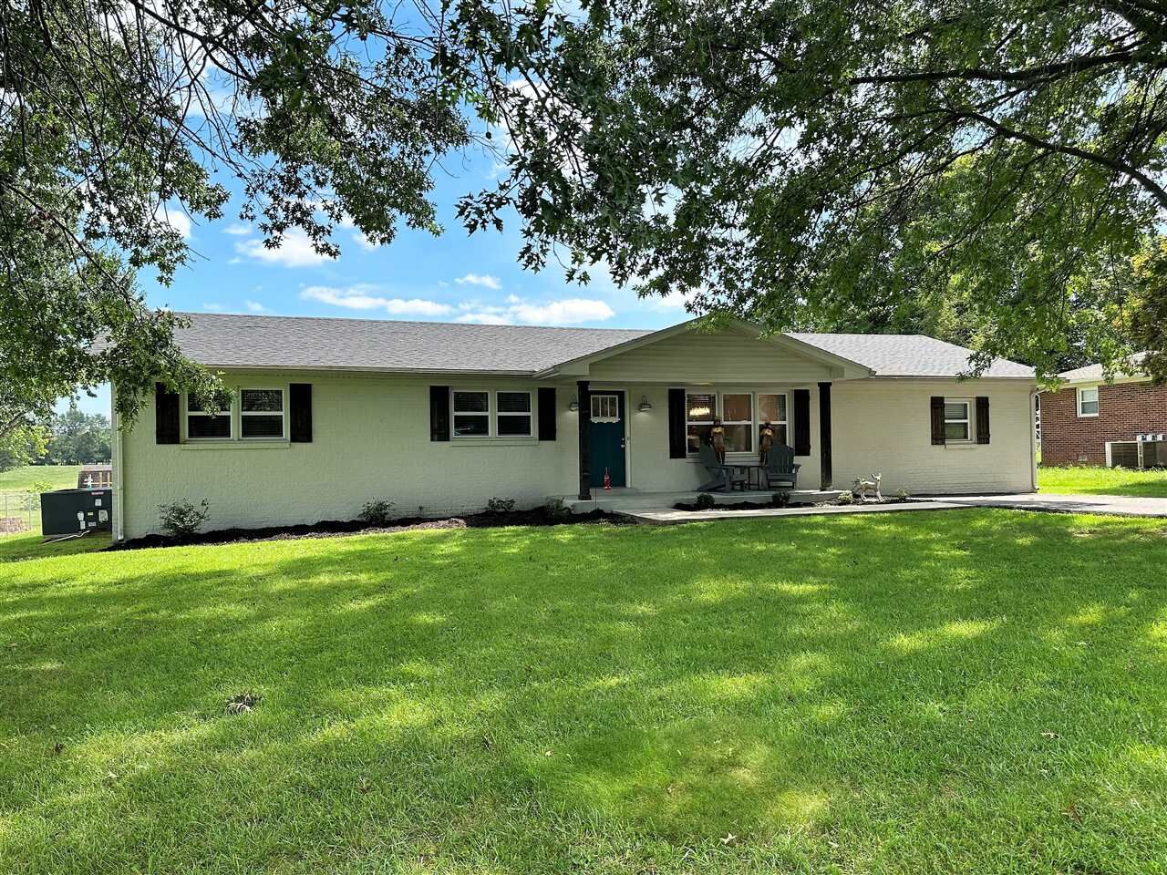 Property Photo: 197 Cambridge Circle KY 42274
