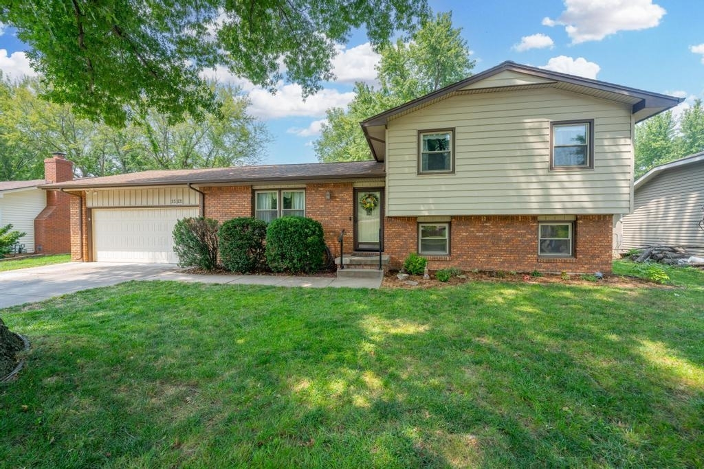 Property Photo:  1512 E Maple  KS 67037 