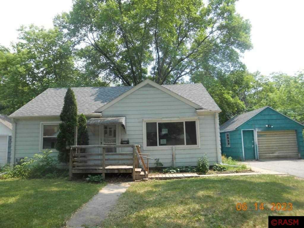 Property Photo:  221 Norton Street  MN 56001 