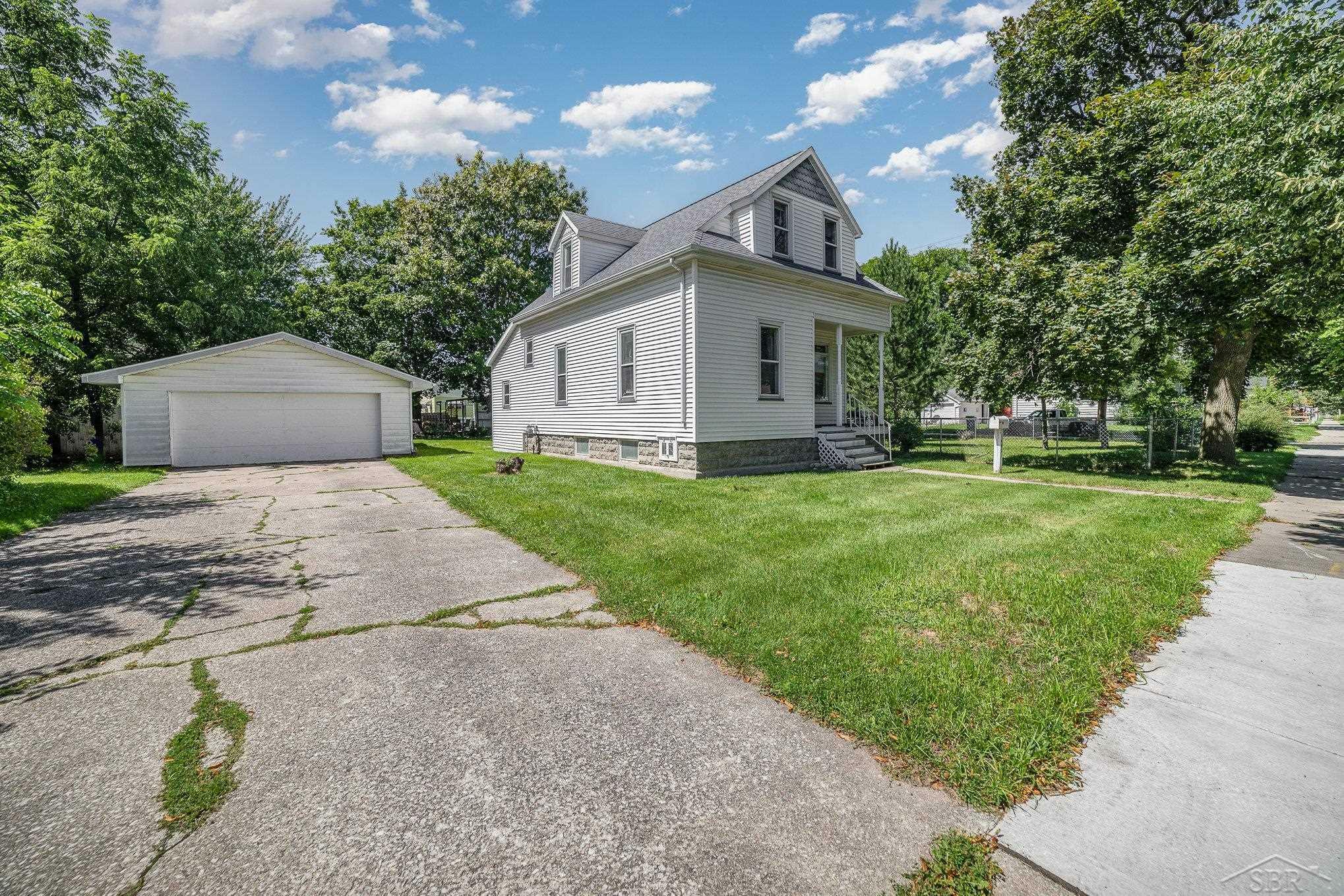 Property Photo: 1402 S Monroe MI 48708