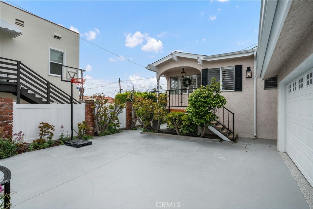 Property Photo: 1343 W 15th Street CA 90732