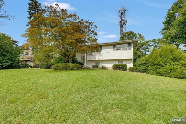 Property Photo: 659 Rutgers Place NJ 07652
