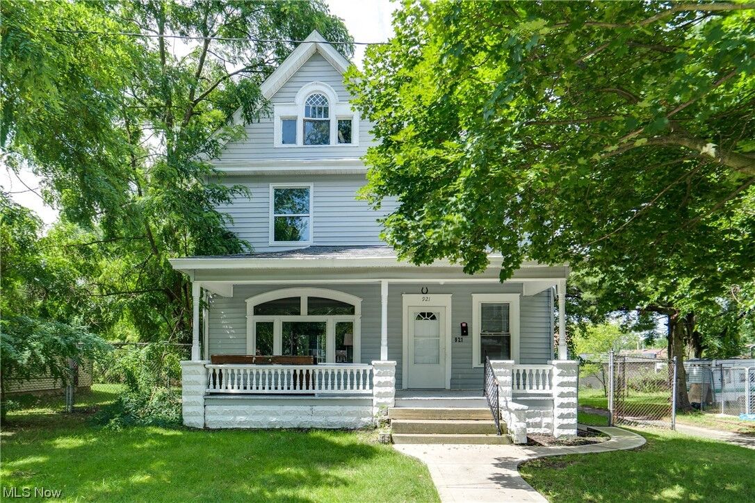 Property Photo:  921 S Linden Avenue  OH 44601 