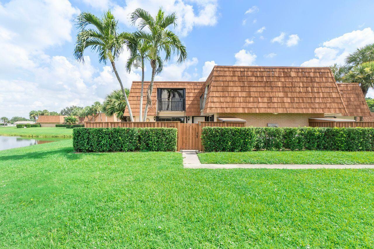 Property Photo: 316 Live Oak Lane FL 33436
