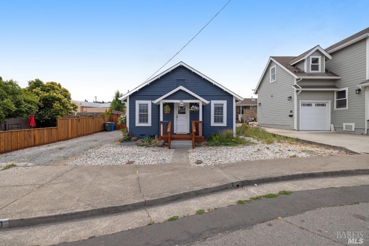 Property Photo: 700 Oak Terrace CA 94952