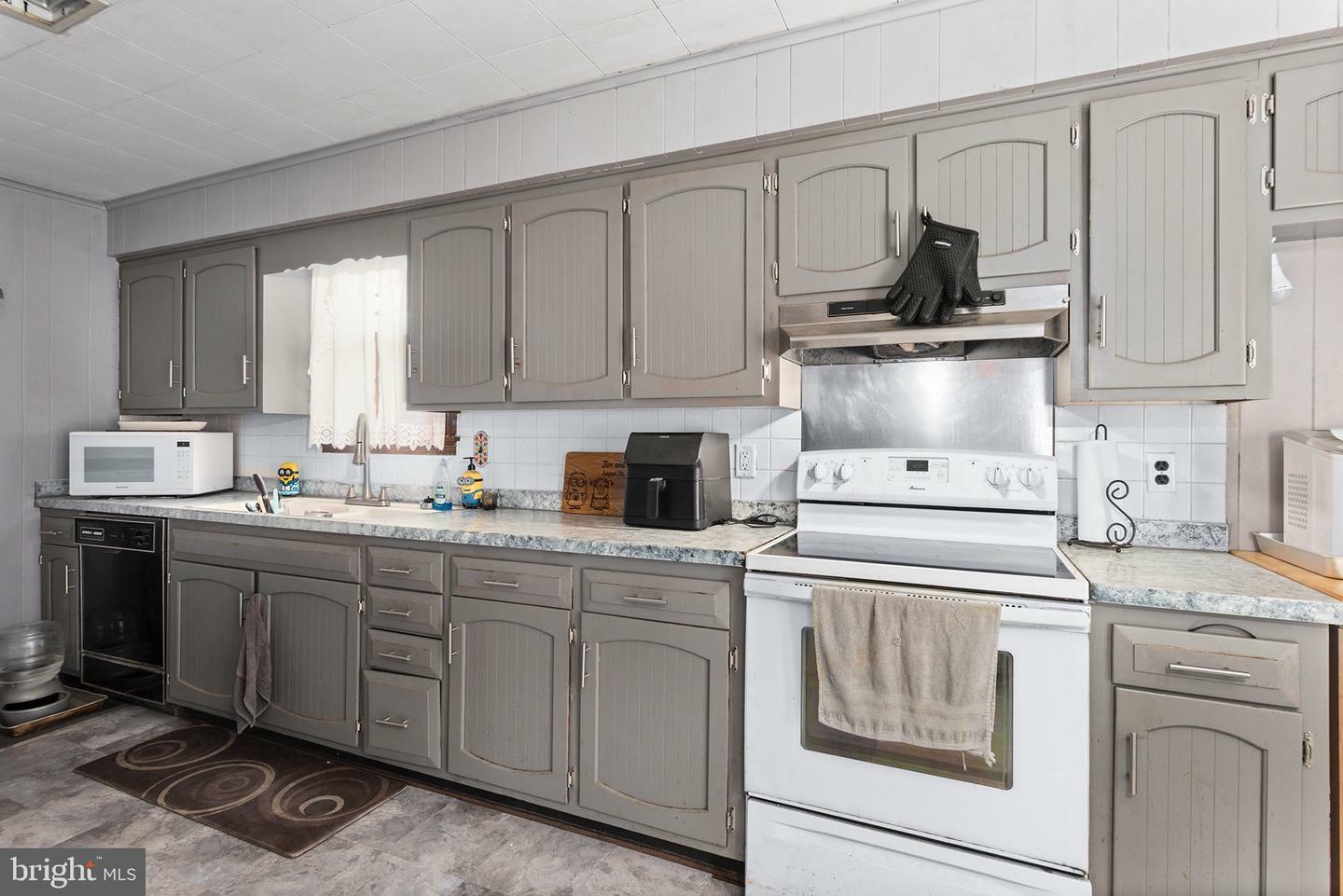 Property Photo: 5548 S Main Street MD 21661