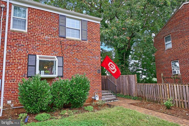 247 Tennessee Avenue  Alexandria VA 22305 photo