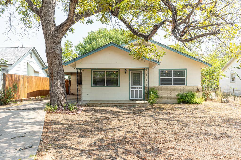 Property Photo: 412 Josephine St TX 78028