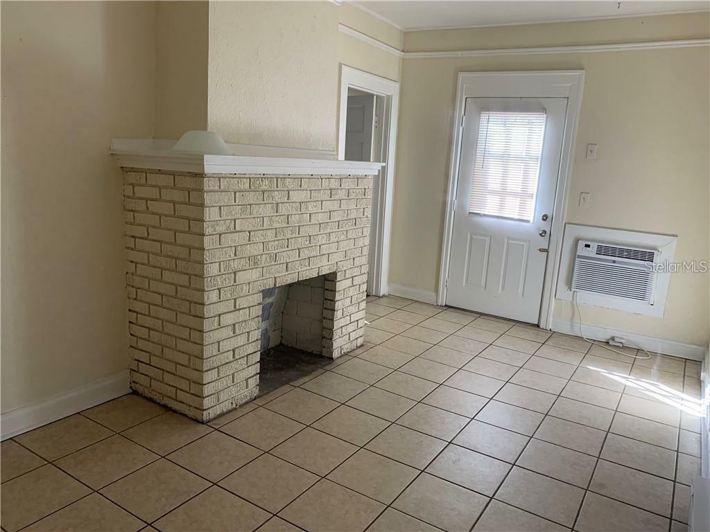 Property Photo: 833 11th Street N FL 33705
