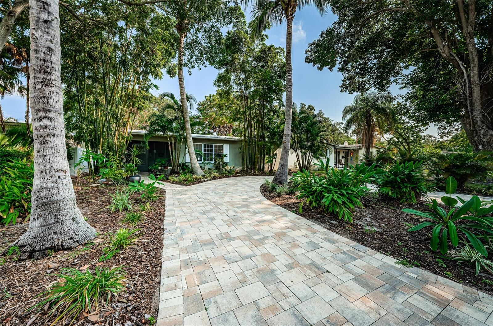 Property Photo:  831 39th Avenue NE  FL 33703 