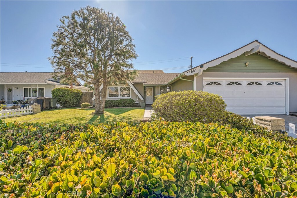 Property Photo:  17551 Griffith Circle  CA 92649 