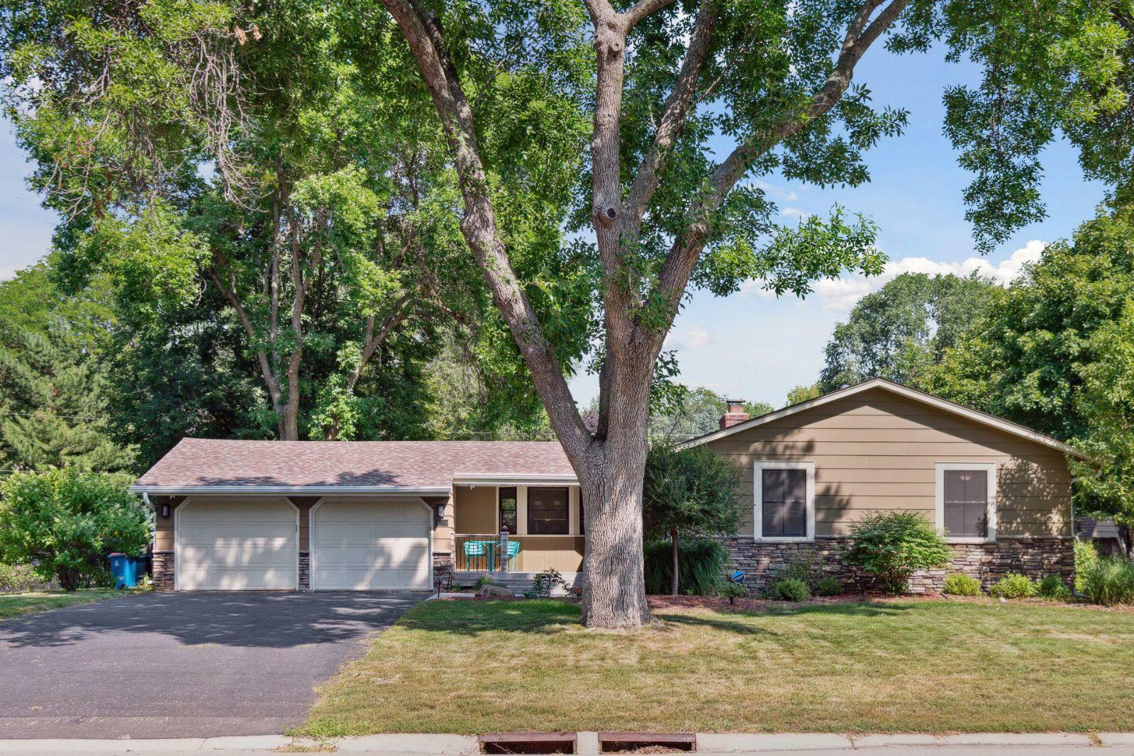 Property Photo:  3516 Canterbury Drive  MN 55431 