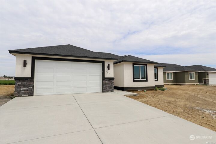 Property Photo:  940 Q Street SW  WA 98848 