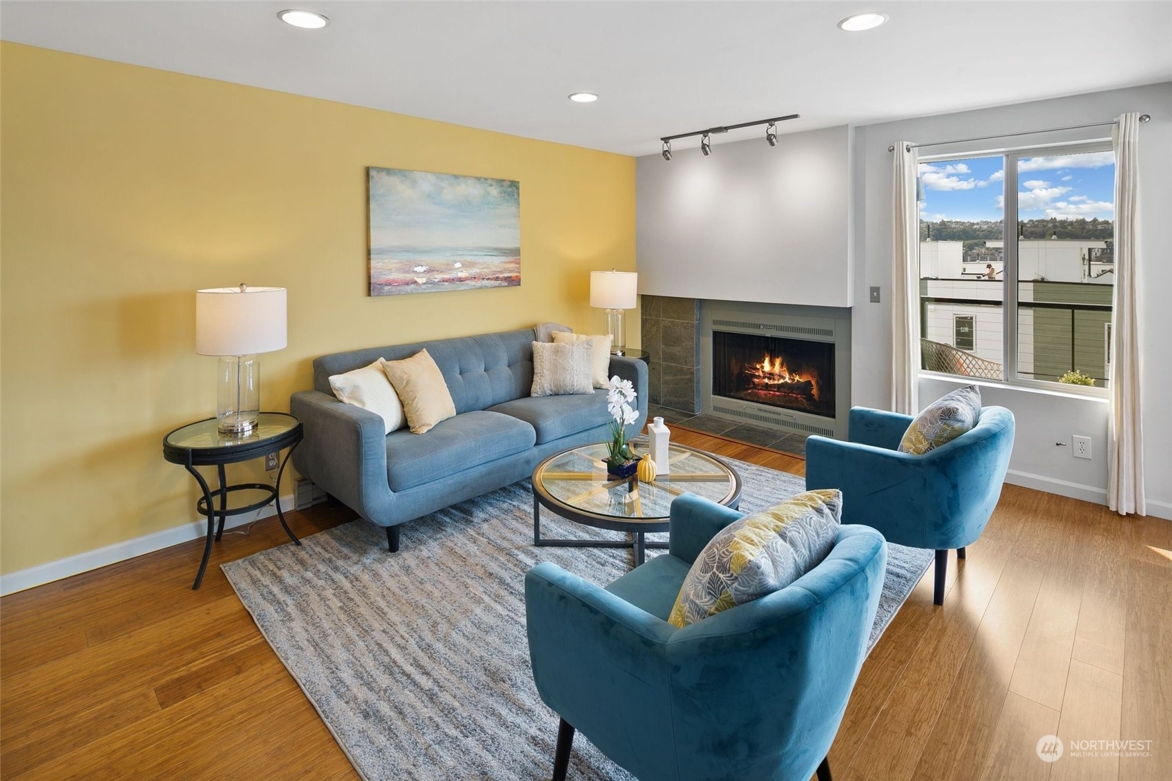 Property Photo: 2345 Boylston Avenue E 301 WA 98102